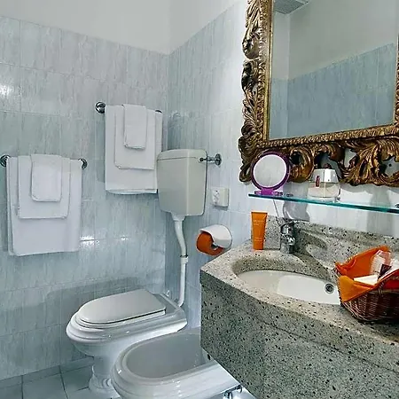 Hotell Mayflower 3*